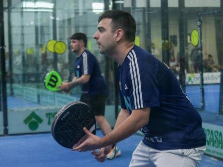 Imagen Más de un centenar de duplas masculinas y otras tantas femeninas disputan la última jornada puntuable del Circuito Provincial de Pádel...